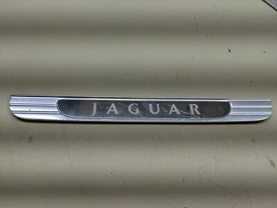 Tapicería de umbral de puerta trasera derecha/izquierda Jaguar XJ8 2004-2008, FABRICANTE DE EQUIPOS ORIGINALES. Foto 1 de 3
