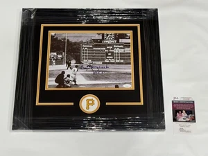 BILL MAZEROSKI SIGNED FRAMED 8X10 PITTSBURGH PIRATES 1960 HOME RUN JSA COA - Picture 1 of 2
