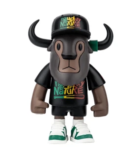 FIGURA FFALO NEW ERA X NAUGHTY BY NATURE 2025 + llavero - Imagen 1 de 7