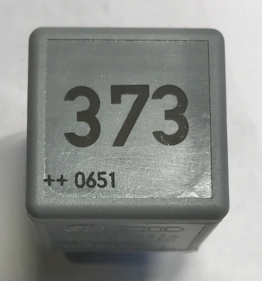 Audi 8D0951253A Nr.373  Schließer Relais  4-polig 12V Relay - Bild 1 von 4
