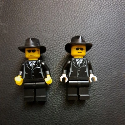 2 × LEGO Minifig COLLECTABLE  MINT - Image 1 of 4
