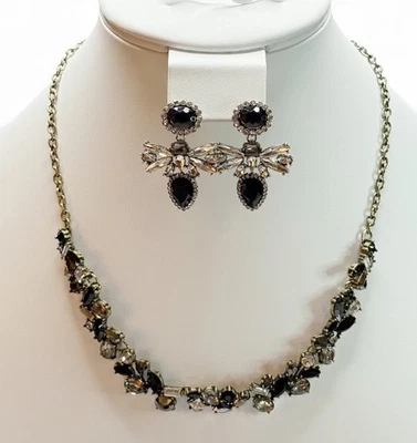 Simply Noir Statement 项链和吊坠耳环套装 (雅芳) — 第 1/4 张图片