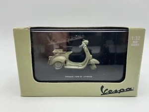 New Ray 1953 Vespa 125U Diecast With Plastics 1:32 Scale FREE SHIPPING - Picture 1 of 7
