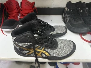 Asics 3 1/2 Wrestling Shoes  - Picture 1 of 4