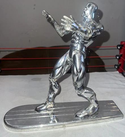 Vintage 1994 MARVEL SILVER SURFER 10" Poseable Figure On Surfboard Toy Biz Cover