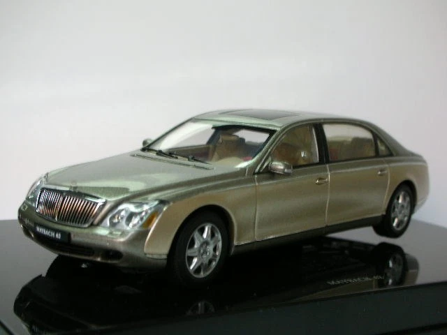 AutoArt 1/43 MAYBACH 62 LWB long wheelbase sedan die-cast model MAYBACH Box - Image 1 of 4