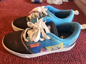 Heelys Spongebob Roller Skate Shoes Sneakers Wheeled Blue Black Size YOUTH 6 - Picture 1 of 7