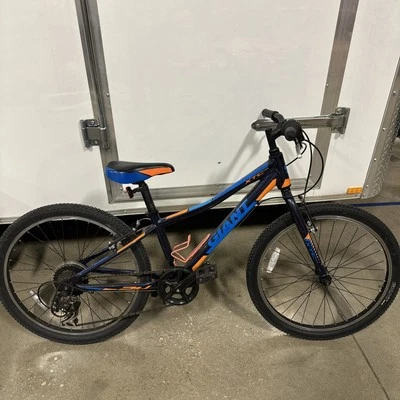 Bicicleta MTB Giant XTC JR Aluxx Aluminum Technology 24” niños jóvenes Foto 1 de 4