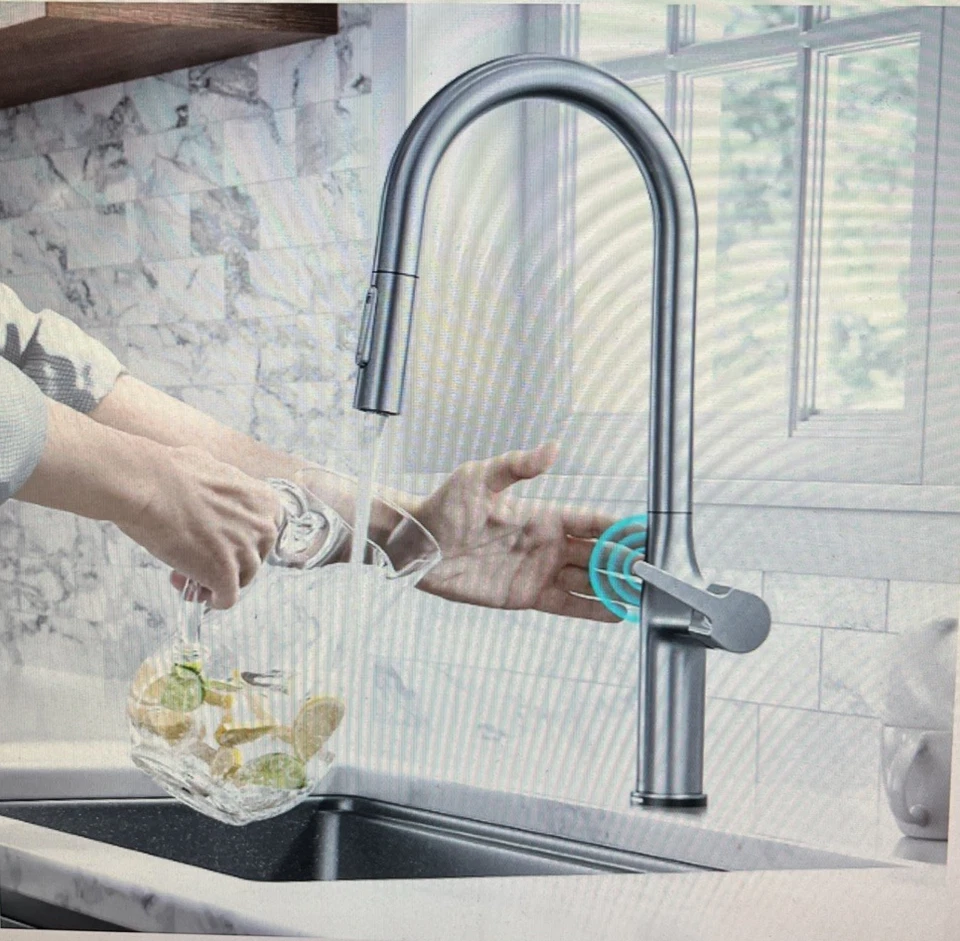 Grifo de fregadero de cocina Kraus KTF-3101SFS Oletto moderno de un solo mango Foto 1 de 4