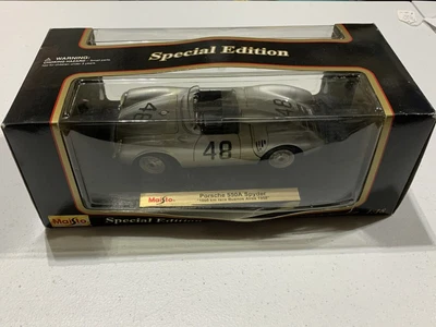 Maisto Porsche 550 A Spyder Silver Diecast 1:18 Silver Metallic Edición Especial Foto 1 de 4