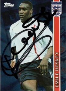 TARJETA COLECCIONABLE FIRMADA POR EMILE HESKEY INGLATERRA TOPPS + CERTIFICADO DE AUTENTICIDAD - Imagen 1 de 1