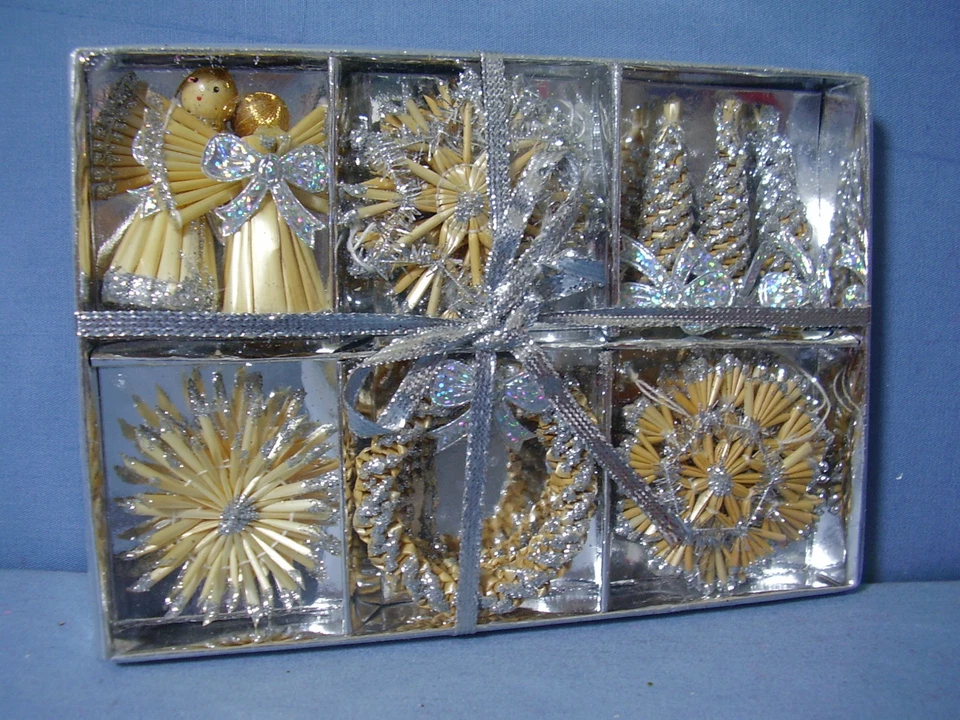 NATALE DECORAZIONI ARTIGIANALI GLITTER ARGENTO 23 PZ cm 5 in Legno - Immagine 1 di 1