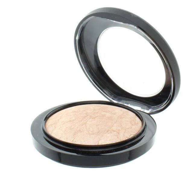 M.A.C Mineralize Skinfinish Highlighter - Soft & Gentle