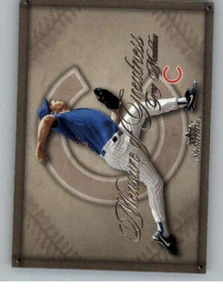 2005 Fleer Showcase Measure of Greatness #14 Greg Maddux (ref 139860) - Picture 1 of 2
