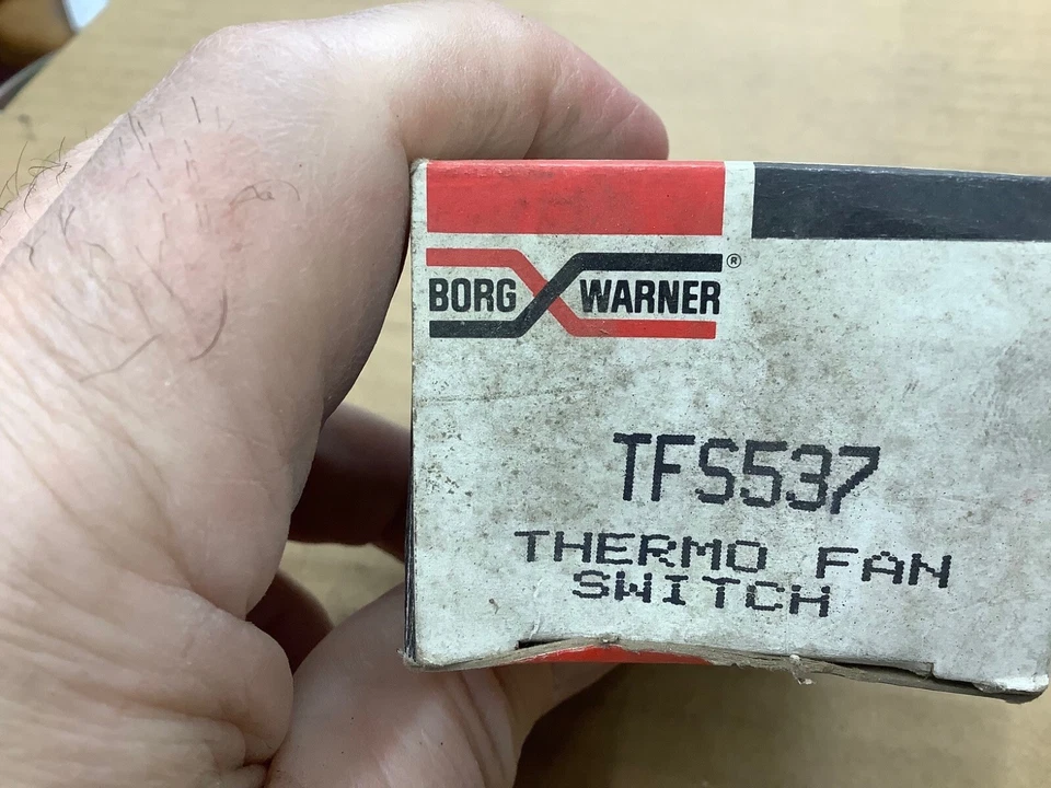 GM IMPORTS 1985-88, HYUNDAI E ISUZU INTERRUPTOR DE VENTILADOR TÉRMICO-BWD TFS537; INTERRUPTOR NORS Foto 1 de 1