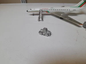 Coche de transporte de camión de aeropuerto Jeep Diorama Airlines modelos diorama escala 1:200  - Imagen 1 de 13