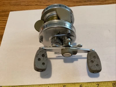 ABU GARCIA AMBASSADEUR 4600 C3 渔轮,瑞典制造 — 第 1/4 张图片