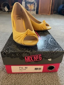 Women’s Yellow Peep Toe Wedge Heel 7.5 - Picture 1 of 4