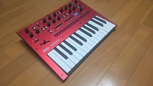 KORG MONOLOGUE-RED monophonic analogue synthesizer no adapter - Picture 1 of 7