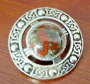 VINTAGE SCOTTISH CELTIC BROOCH SILVER TONE AGATE #dd - Picture 1 of 4