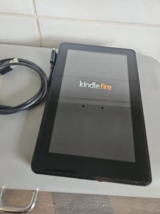 Amazon Kindle Fire Tablet 8GB Tested Working Black DO1400 - Afbeelding 1 van 2