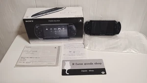 Sony PSP-2000 Piano Black Console di Gioco Box Set Giappone Nero NTSC-J F/S - Foto 1 di 10