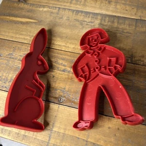 Vintage Red Tupperware Cookie Cutters Lot of 2: Rabbit & Solider Boy - Picture 1 of 5