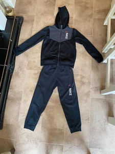 BOYS NIKE BLACK GREY HOODED TRACKSUIT CASUAL SIZE M - Picture 1 of 4