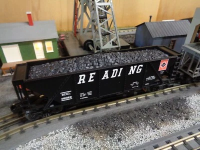 Lionel 19312 Reading Quad Hopper with coal load...New in original box C-10 - Image 1 of 4