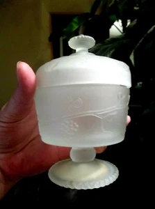 Carafe AVON vintage en verre dépoli avec couvercle vent de lune/époque charisme 5 oz - Photo 1/4