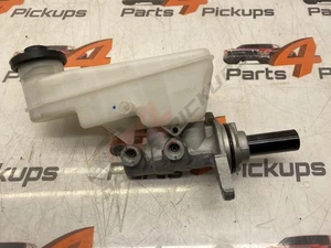 2019 Toyota Hilux Invincible Brake Master Cylinder 2016-2023 472010K610 - Picture 1 of 7