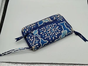 Vera Bradley "Petal Splash Blue" Geldbörse/Handgelenktasche - nicht mehr produziert 2012 - Bild 1 von 8