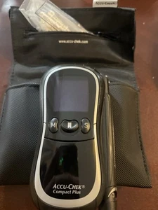 Accu Check Compact Plus Glucose Monitor with Case, Need Batteries - Bild 1 von 5