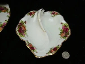 ROYAL ALBERT OLD COUNTRY ROSES LEAF SHAPED CANDY DISH WITH HANDLE - Picture 1 of 2