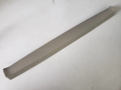 Nissan Versa 2010 hatchback maletero trasero portón trasero moldura superior OEM Foto 1 de 3