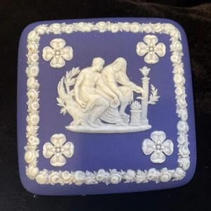 Wedgwood Dark Cobalt Blue Jasperware Square Shaped Trinket Box, England, 4” B14 - Picture 1 of 7