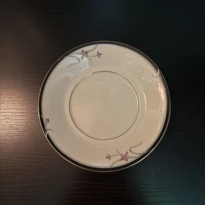 Mikasa Plate, “Floradora”, Real Ivory China, Simple Floral Scene, Vintage - Picture 1 of 3
