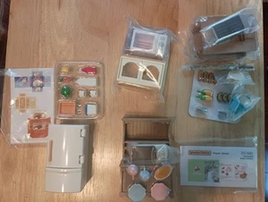 Sylvanian Families Calico Critters Kitchen Furniture Sets: Fridge, Microwave Etc - Imagen 1 de 1