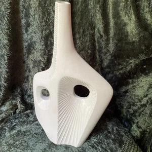 RETIRED AND RARE JONATHAN ADLER VASE REFORM TEMPLE COLLECTION WHITE MATTE 13” T. - Picture 1 of 8