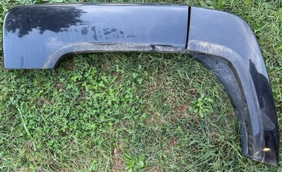 06-10 HUMMER H3 REAR passenger SIDE QUARTER PANEL FENDER FLARE MOLDING TRIM OEM - Image 1 of 2