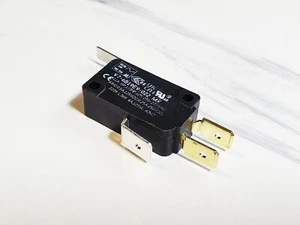8072103 Frymaster Microswitch Straight Lever Genuine OEM - Picture 1 of 2