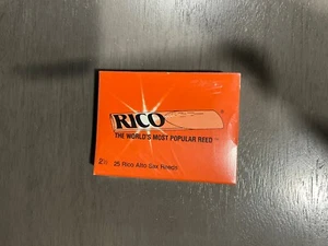 Rico Alto Sax Saxophone Reeds 2 1/2 strength, 25 pack, Still Sealed - Picture 1 of 3