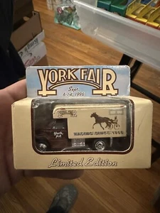 Matchbox 1996 York Fair Horse Truck 1/64 Limited Edition Sammlerstück Spielzeug Vintage - Bild 1 von 6