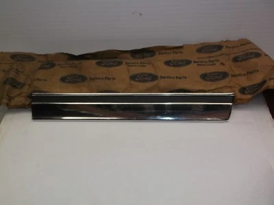 Nuevo de Lote Antiguo 1971 1972 Galaxie 500 inferior derecho guardabarros delantero moldura moldura D1AZ-16A038-A Foto 1 de 4