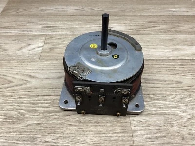 VARIAC GENERAL RADIO TYPE W20 120V 20A OPEN RATING 50-60 CYCLES #806E82PR6*CO - Image 1 of 4