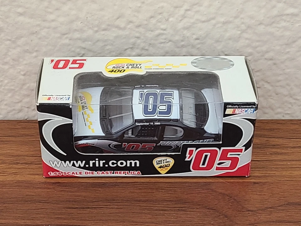 Chevy Rock and Roll 400 Track 2005 Fall Richmond promoción 1/64 NASCAR diecast Foto 1 de 1