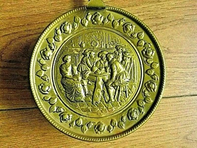 Ancienne chaufferette laiton ? ou cuivre jaune Scène clients auberge du XVIIIè - Photo 1/4