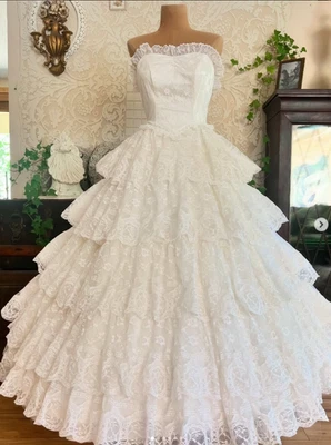 1970s Wedding Dresses Victorian Vintage Tulle Ruffles A Line Bridal Gowns - Image 1 of 3