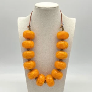 Vintage Butterscotch Amber Swirl Colored Chunky Resin Bead Statement Necklace - Picture 1 of 11
