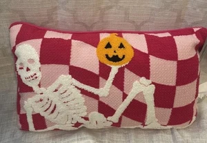 Nuovo cuscino scheletro Halloween rosa 20”x12” Ashland camera da letto dormitorio hippie hallow - Foto 1 di 4